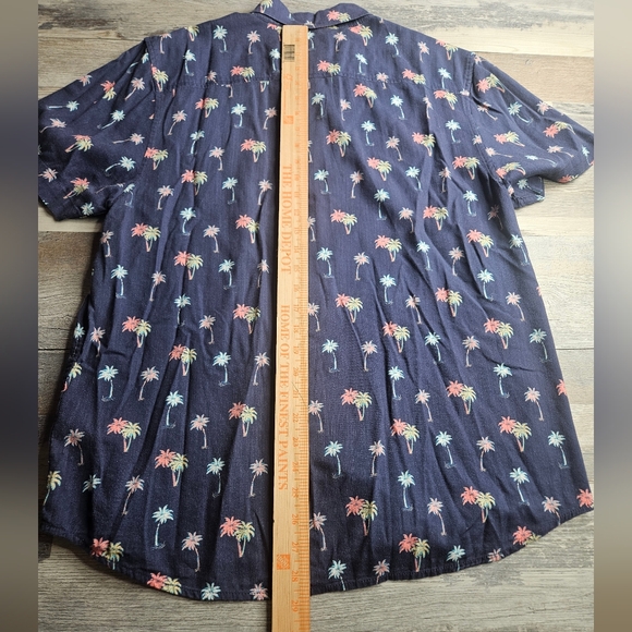 Chubbies Men's Friday Shirt Medium Navy Blue With Palm Trees Print - Picture 5 of 9